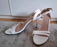High Heel in Weiß Hessen - Grünberg Vorschau