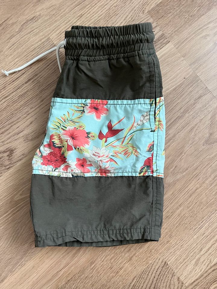 Badehose scotch shrunk 128 khaki mit Blumen in Edingen-Neckarhausen