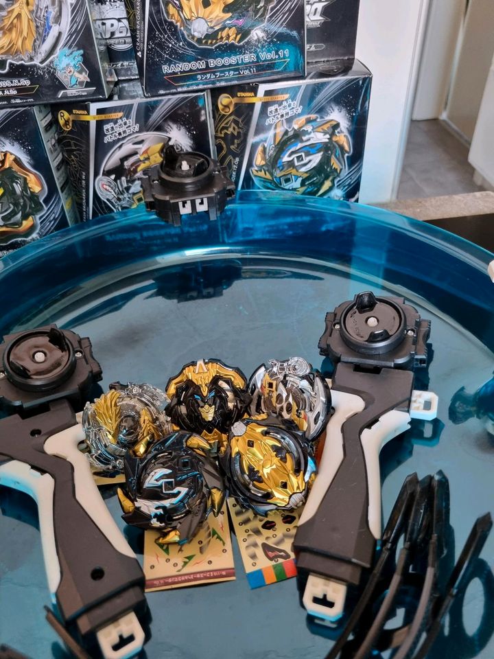 5er Black burst Kreisel set +Arena für beyblade burst Arena in Herten