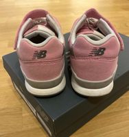 New Balance Sneakers rosa Mädchen Gr 34,5 München - Thalk.Obersendl.-Forsten-Fürstenr.-Solln Vorschau