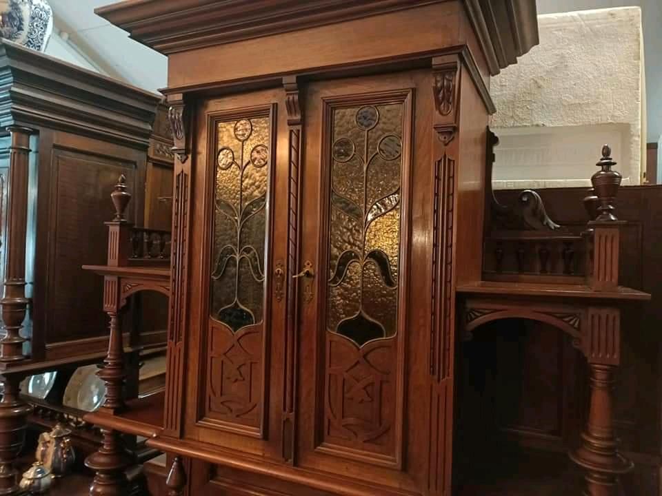 Antiker Französischen armoire à fleurs in Dollart