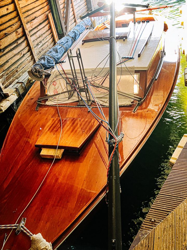 Bootsschuppen mit Segelboot in Waren (Müritz) zu verkaufen in Waren (Müritz)