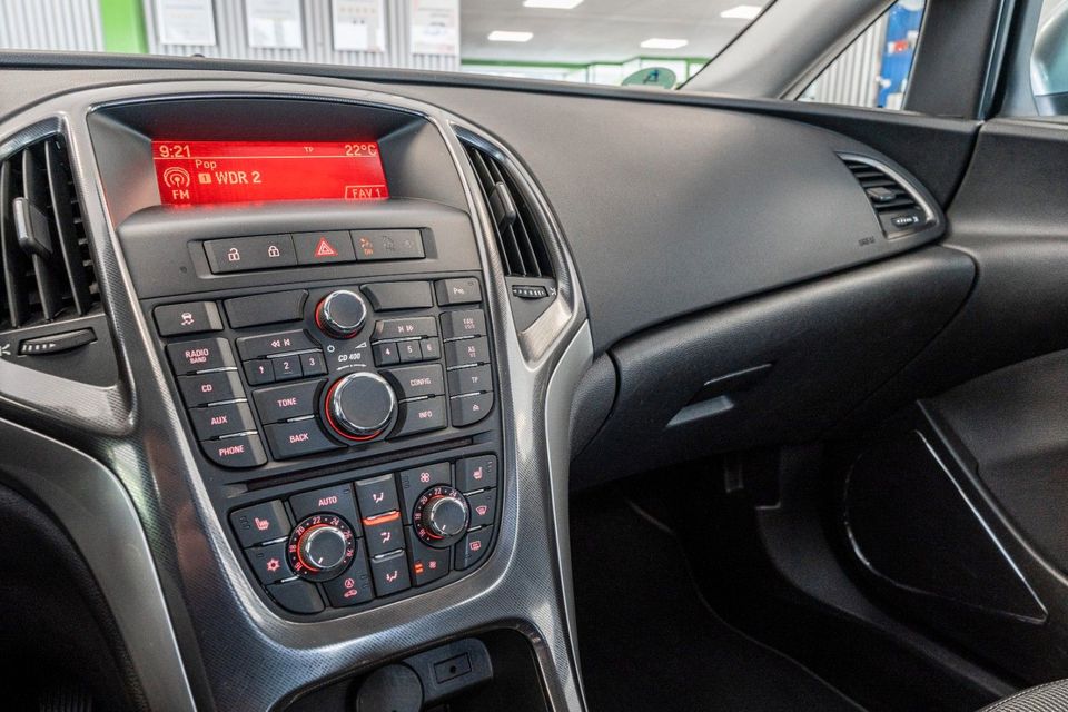 Opel Astra J Cosmo 1.4 Benzin Turbo EcoFLEX Klima PDC in Bünde