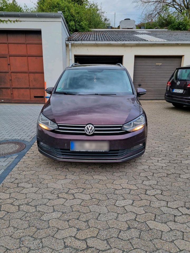 Volkswagen Touran 2018 in Frankfurt am Main