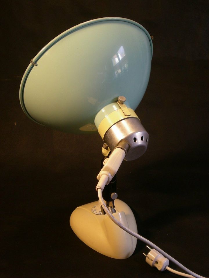 50er Jahre Schreibtischlampe / Wärmelampe / Arztlampe / babyblau in Halver