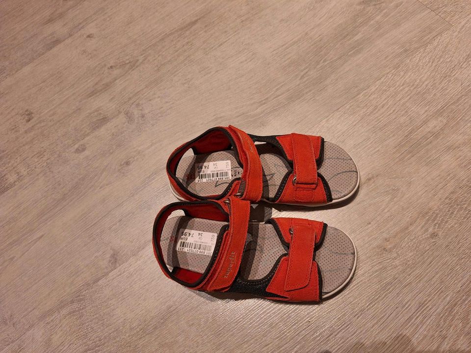 Neu! Sandalen der Marke Superfit  in Größe 34 in Syke