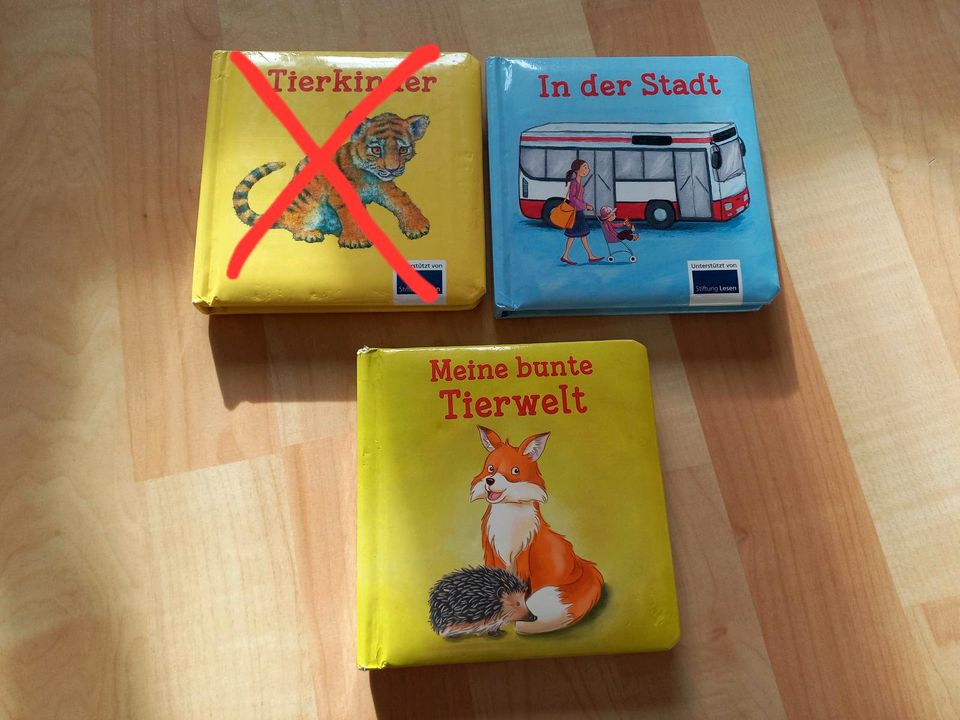 Zwei Babybücher in Marburg