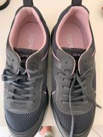 Esprit Sneaker unisex grau Größe 42* Top Zustand Frankfurt am Main - Berkersheim Vorschau