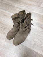 Damenstiefeletten mit Keilabsatz Größe 38 Brandenburg - Zossen-Wünsdorf Vorschau