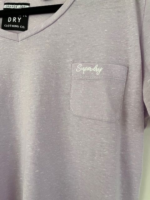 2 T-Shirts SuperDry (lavendel) / Manguun (hellblau) - Setpreis in Moers