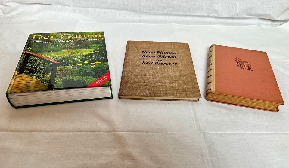 3 alte Bücher Der Garten - wie er sein soll / Neue Blumen neue… in Magdeburg