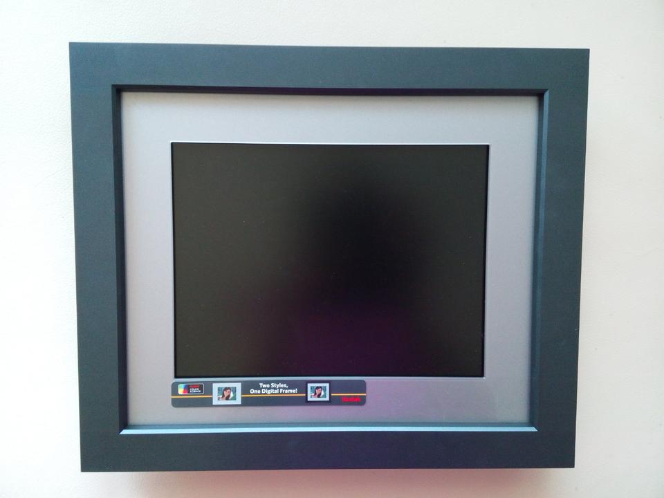 NEUWERTIG Kodak EasyShare D1030 Digitaler Bilderrahmen 25,4 CM in München