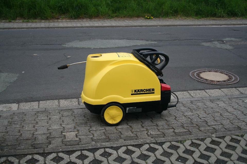 ANHÄNGER VERLEIH BAUMASCHINEN VERLEIH in Waldbrunn