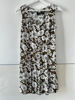 Sommerkleid Bon prix grün weiß Blumen 36 S Leipzig - Plagwitz Vorschau