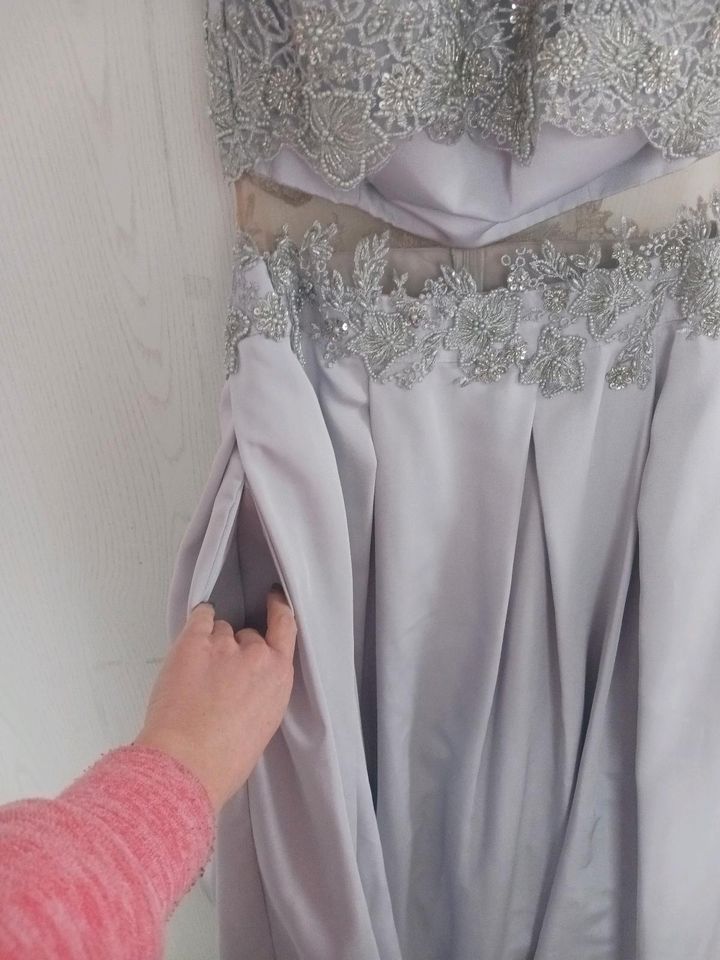 Kleid abendkleid Abiball Hochzeit Silber/grau gr.40 in Sülzetal