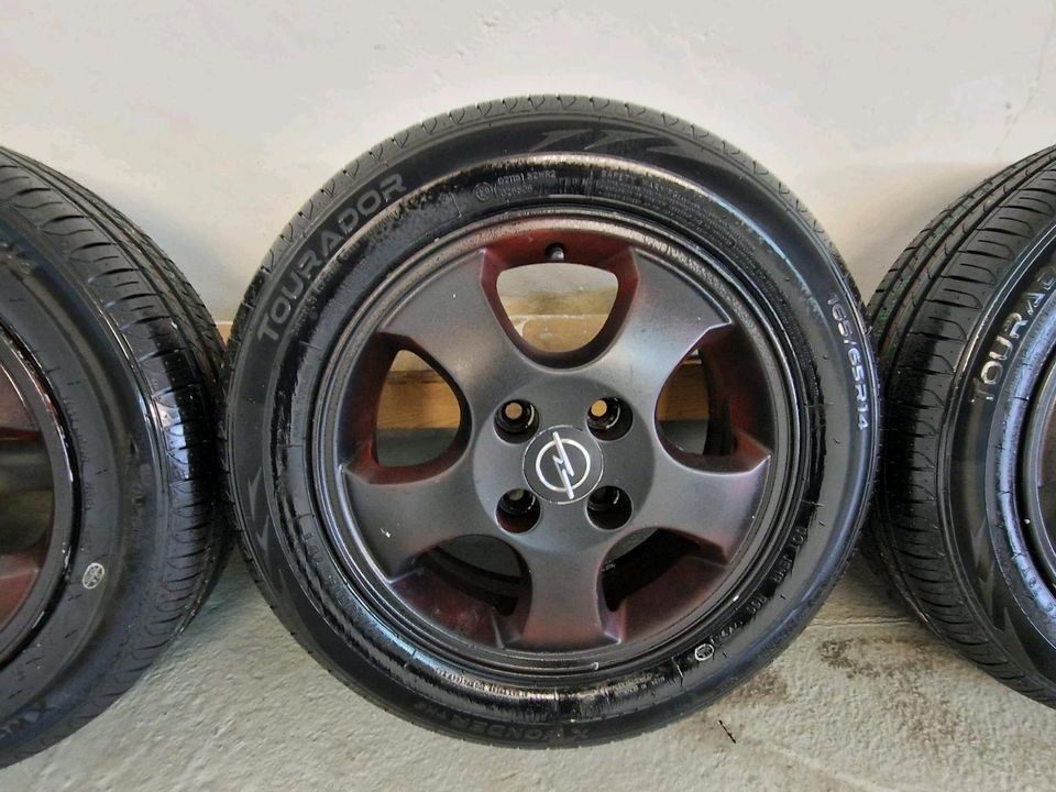 Opel Corsa C Sommerreifen mit Alufelgen 165/65R14 in Neuenrade