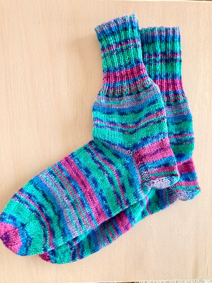 Wollsocken handgestrickt Gr. 38/39 aus Opal Sockenwolle in Würzburg