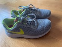 Nike Sportschuhe Gr. 37,5 grau Sneakers Bayern - Markt Schwaben Vorschau