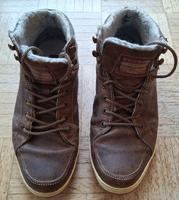 Gefütterte Winterschuhe von Bugatti in Größe 43 Sachsen-Anhalt - Naumburg (Saale) Vorschau