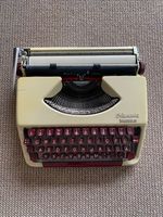 Schreibmaschine vintage Olympia Splendid 33 Schleswig-Holstein - Dänischenhagen Vorschau