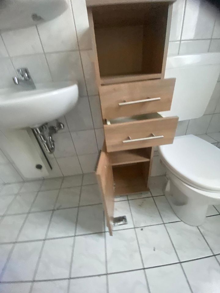 Badezimmerschrank wc Schrank in Essen