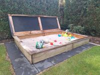 Sandkasten 300x195cm Wickey King Kong mit Deckel Nordrhein-Westfalen - Schwerte Vorschau