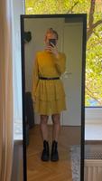 Senfgelbes Kleid mit Volant und weißen Punkten München - Sendling Vorschau