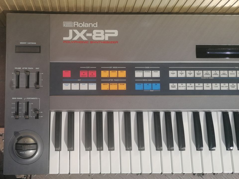 seltener alter Roland JX-8P Analog Synthesizer rare & vintage 80s in Berlin
