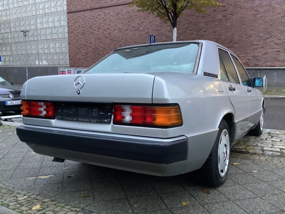 Mercedes-Benz 190 EL-Schiebedach in Leipzig