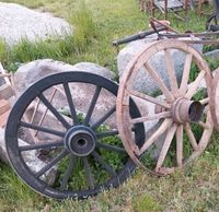 2 Wagenräder vintage rustikal wahrscheinlich von einer Kutsche Bayern - Schwandorf Vorschau