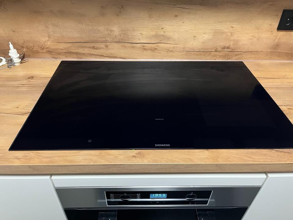 300€ reduziert - Siemens studioLine EX877NVV6E Induktionskochfel in Schwendi