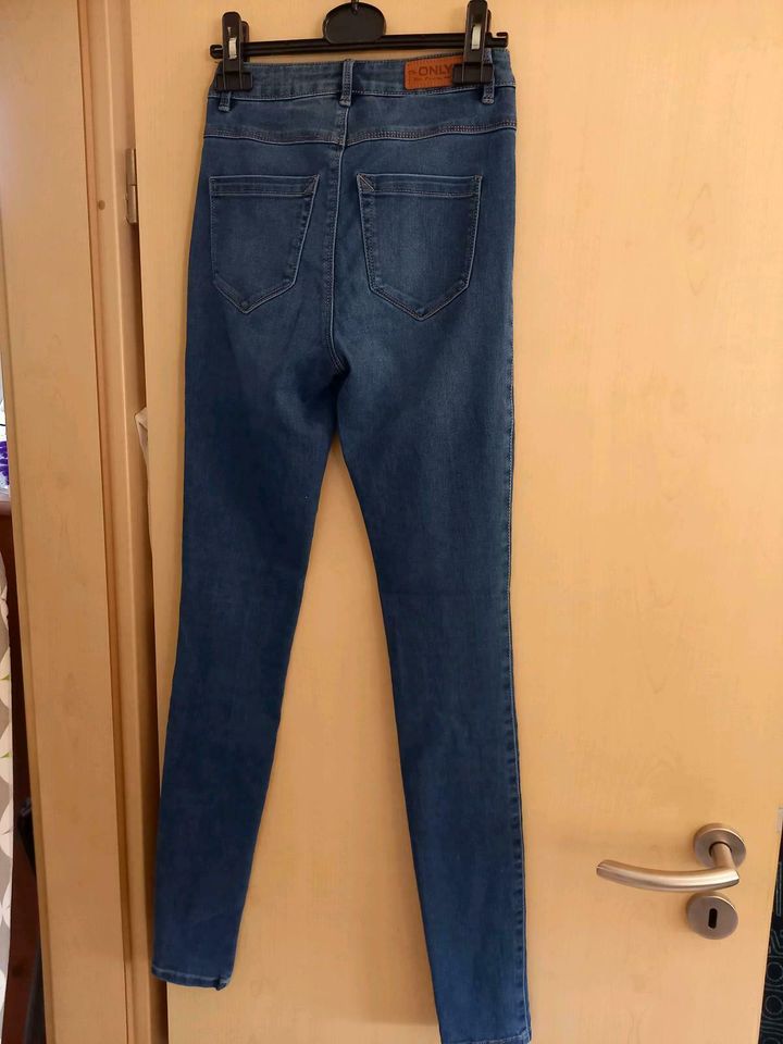 Only Jeans Blau Gr. Xs/34 in Kellinghusen