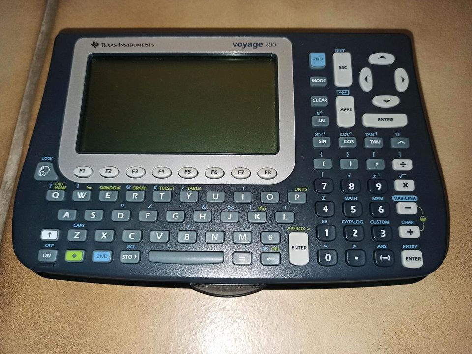 Taschenrechner TI-89 Titanium Voyage 200 Texas Instruments Grafik in Wolfsburg