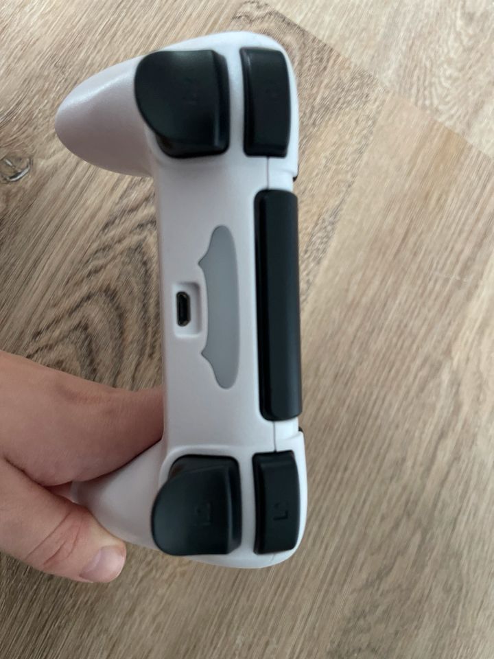 Controller weiß in Top Zustand in Aichach