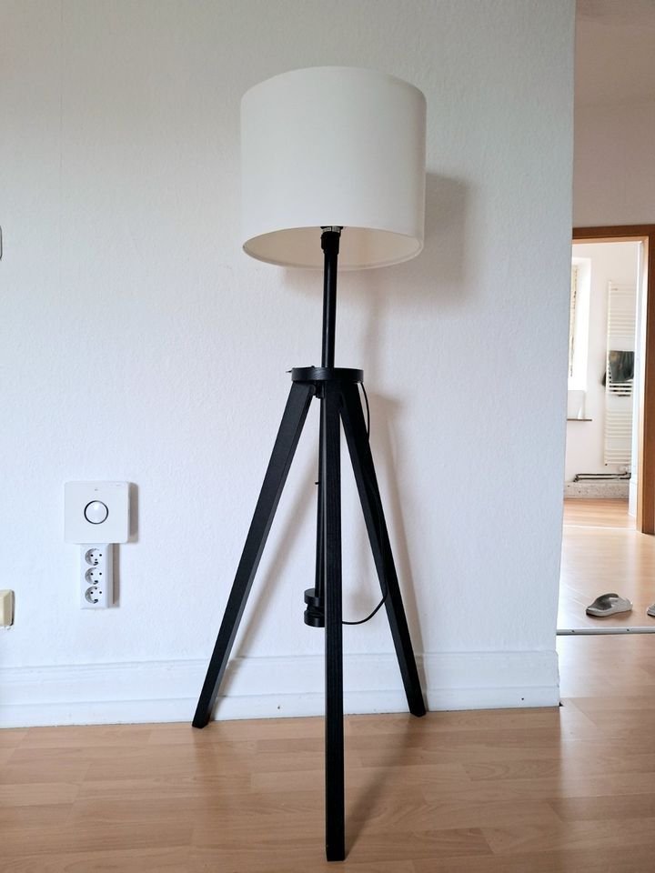 top gepflegte LAUTERS Lampe von IKEA in schwarz in Bonn