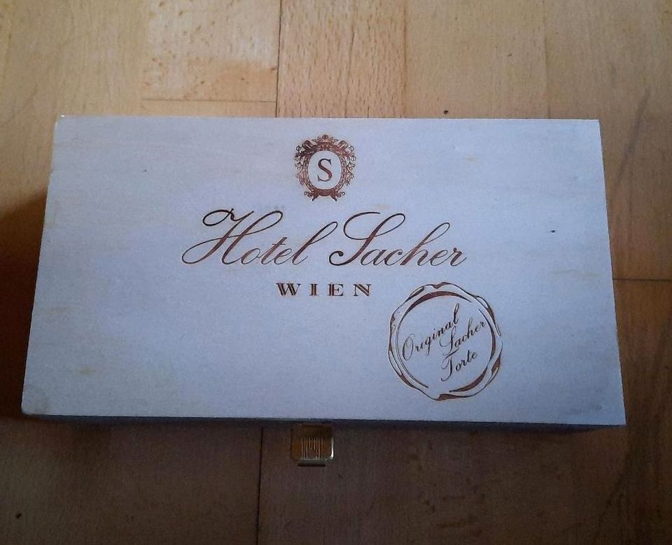 Hotel Sacher Wien Holzkasten Holz Geschenkbox 21x11,5x6cm in Mettlach