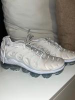 Nike vapormax plus vm air NEU!! 37,5 Größe Niedersachsen - Lehrte Vorschau