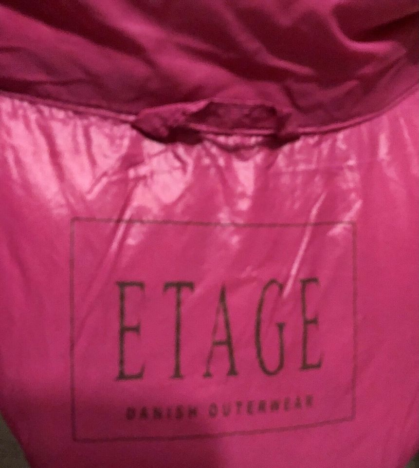 Pink Daunenjacke für unterwegs im Beutel v. Etage wie Neu in Tellingstedt