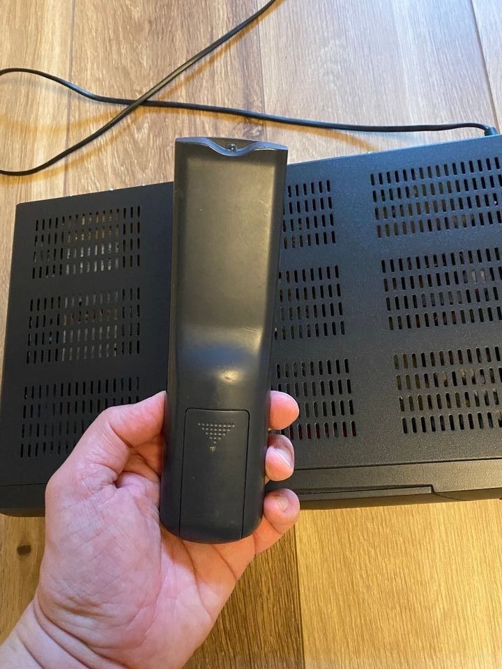 D Box Multimedia Terminal DVB by Nokia gebraucht Fernbedienung in Düsseldorf