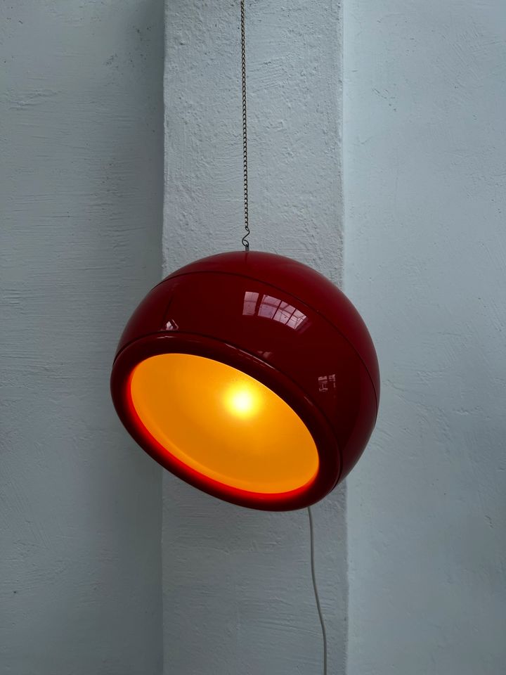 Artemide Pallade von Studio Tetrarch Hängeleuchte Lampe rot in Kassel