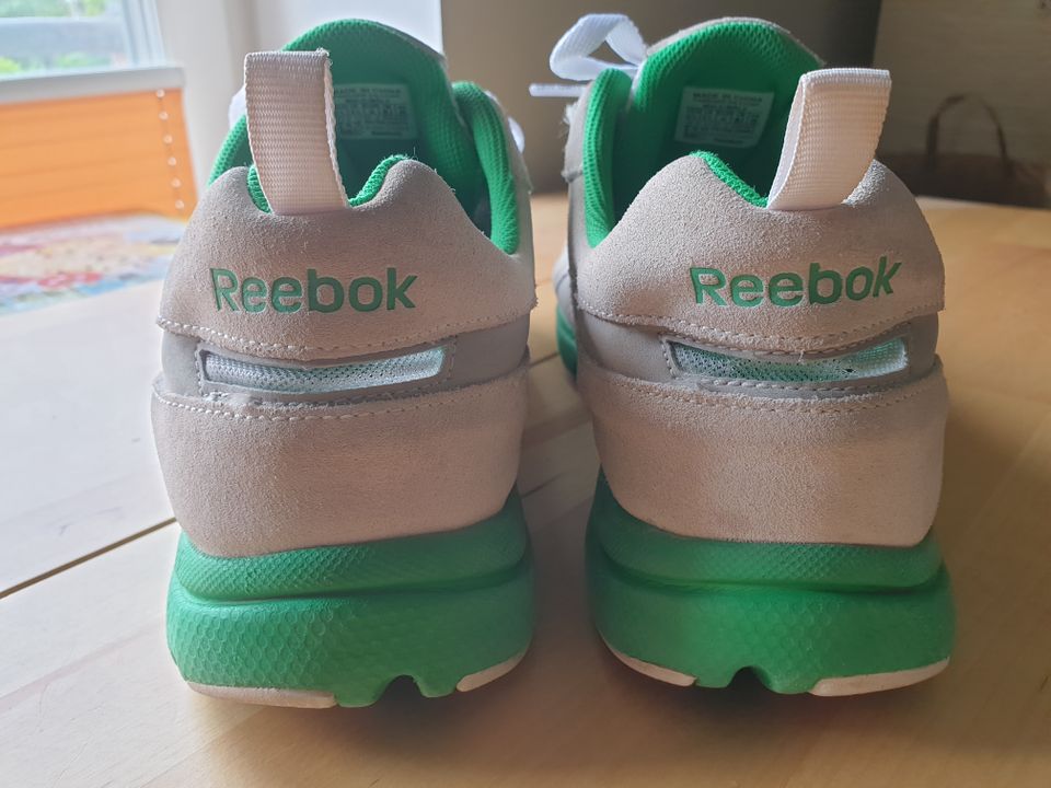 Reebok Schuhe Turnschuhe Gr. 44 Sneaker Sportschuhe in Achim