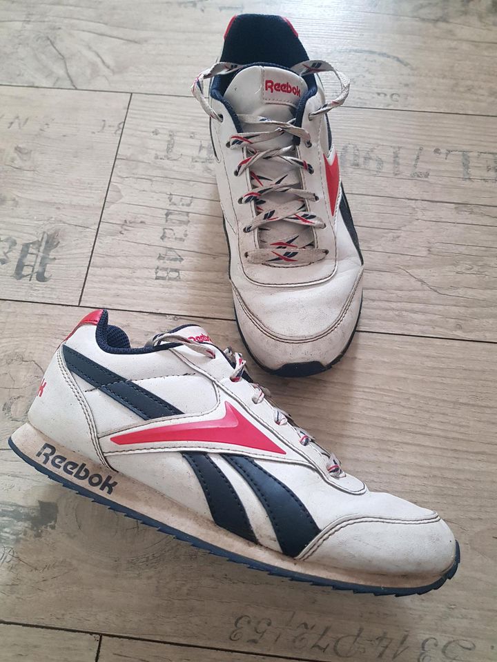 Reebok Turnschuhe Gr. 34 in Essen