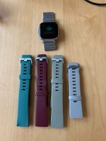 fitbit versa 2 Fitnesstracker Smartwatch inkl. versch. Armbänder Niedersachsen - Garbsen Vorschau