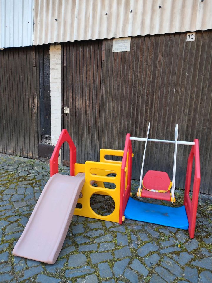 Kinder Spielhaus mit Rutsche Schaukel in Vechelde