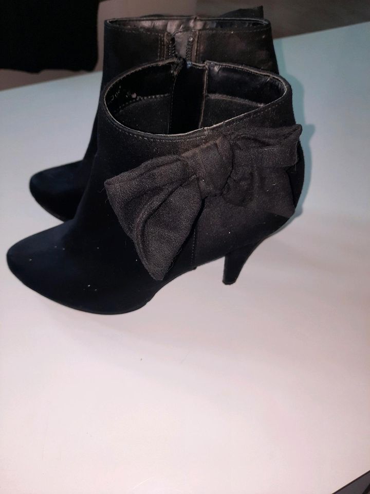 Schwarze high heel Stiefel 39 Catwalk in Dortmund