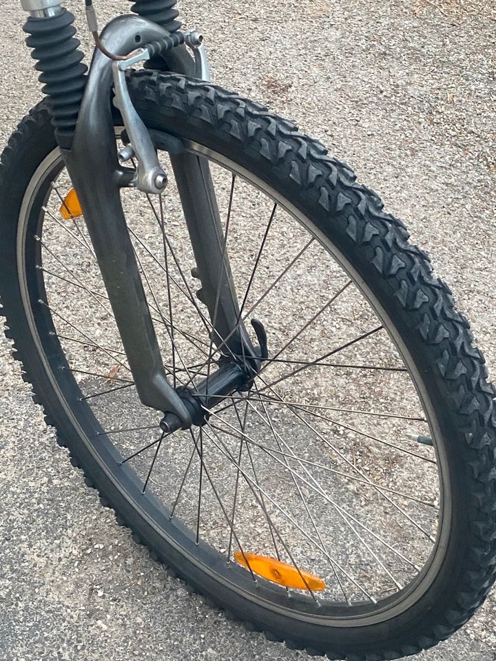 Verkaufe MTB Fahrrad Marke Giant 26"Zoll,24Gänge,Schutzbleche in München