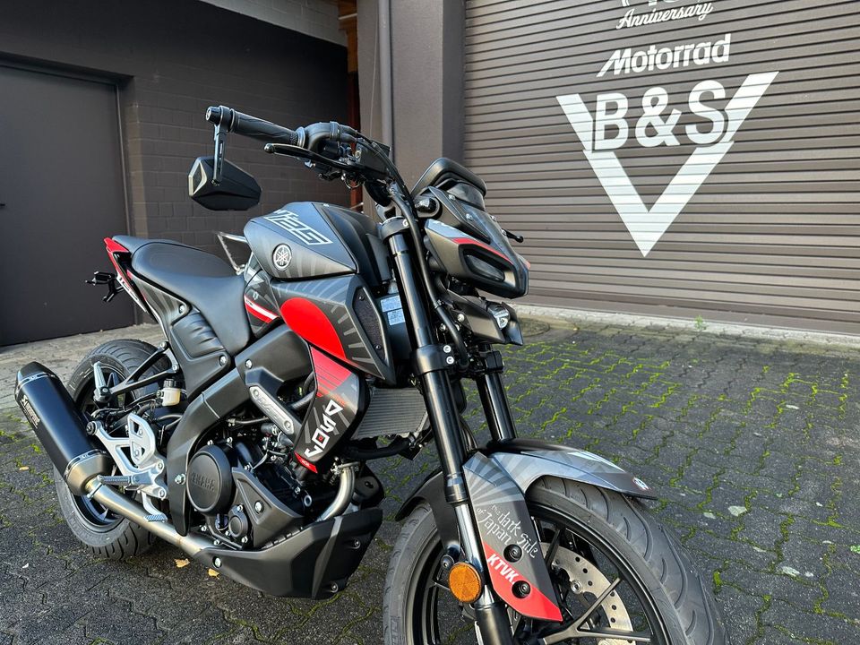 Yamaha MT-125 MT 125 Dark Side Akrapovic Zub. 2500.-€ in Hanau