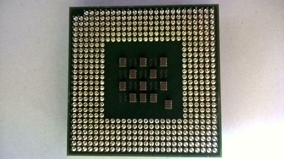 Prozessor Intel Celeron 2.2 GHZ /  400 Mhz / Sockel 478 in Weißenfels