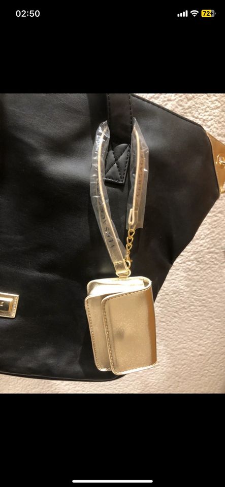 Versace Tasche Reisetasche Trainingstasche Gold Schwarz Frauen in Werder (Havel)