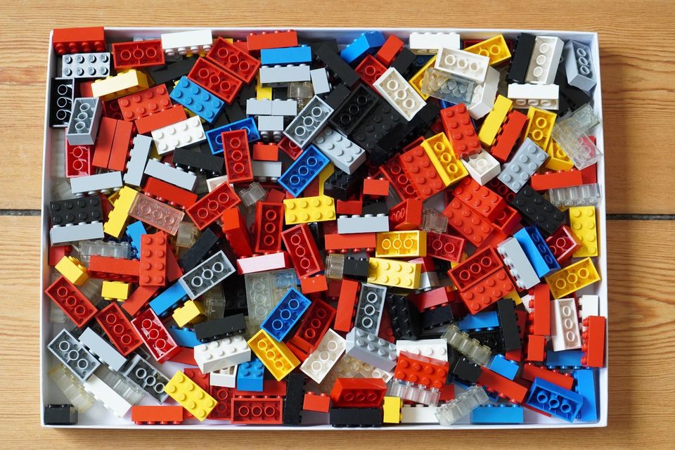 300x LEGO Bausteine 2x4 | sortenrein | schwarz blau rot gelb weiß in Kiel